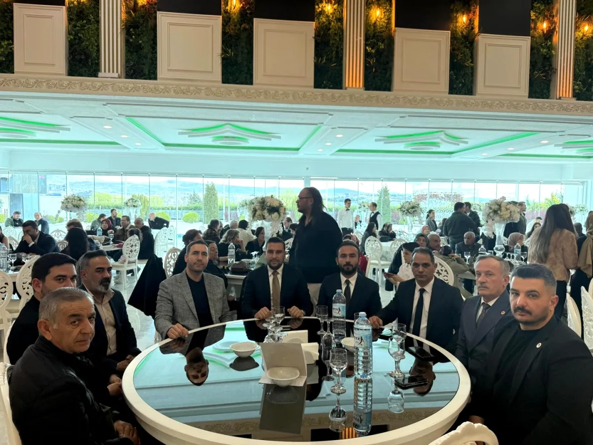 Gölbaşı MHP İlçe Başkanlığı'ndan Genç Çifte Mutlu Gün Tebriği Gölbaşı MHP İlçe Başkanlığı'ndan Genç Çifte Mutlu Gün Tebriği