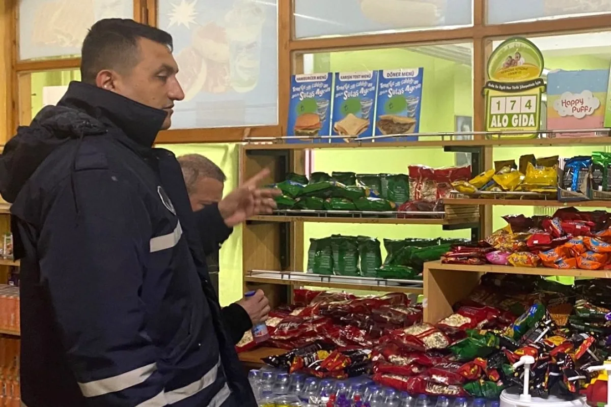 Çınarcık'ta Okul Kantinleri Sıkı Denetim Altında Çınarcık'ta Okul Kantinleri Sıkı Denetim Altında