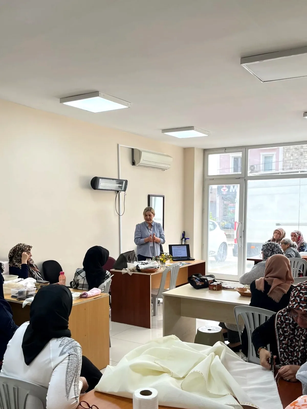 İzmit'te Kanser Taraması Eğitimi: Sağlık Personeli Kurs Merkezinde İzmit'te Kanser Taraması Eğitimi: Sağlık Personeli Kurs Merkezinde