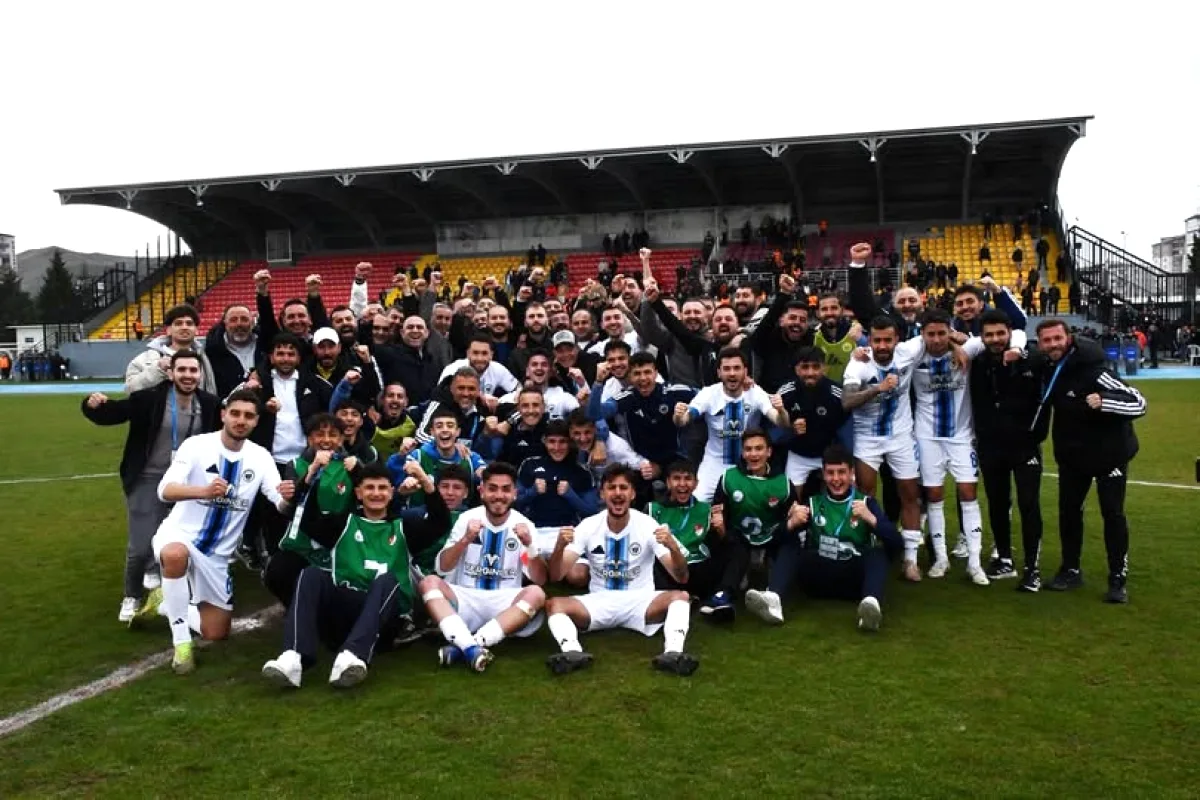 Erciyes 38 FK'nın 1-0'lık Zaferi: Baki Ersoy'dan Tebrik Yağmuru Erciyes 38 FK'nın 1-0'lık Zaferi: Baki Ersoy'dan Tebrik Yağmuru