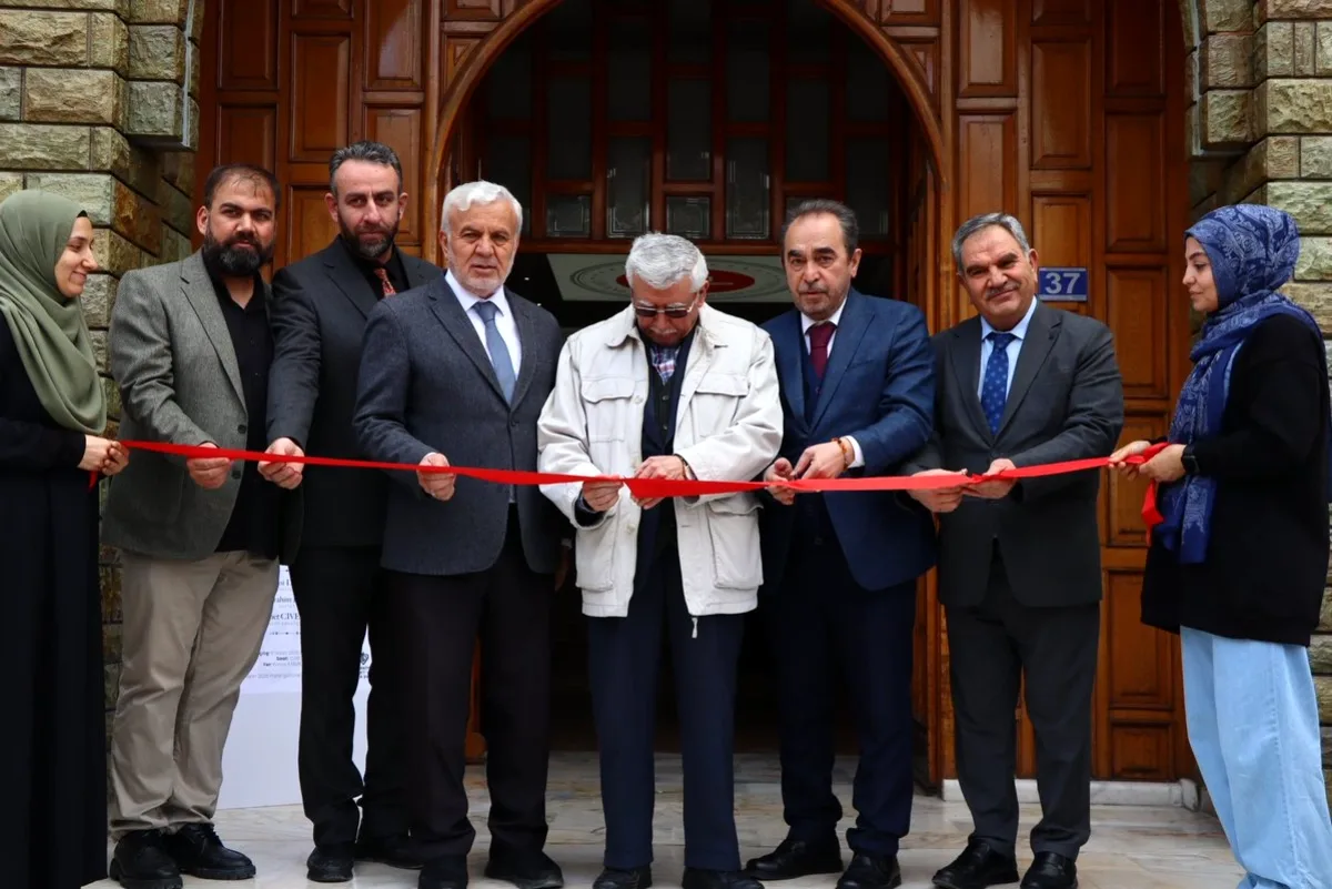Konya'da Aile Yılı'na Özel Hat Sergisi Açıldı Konya'da Aile Yılı'na Özel Hat Sergisi Açıldı