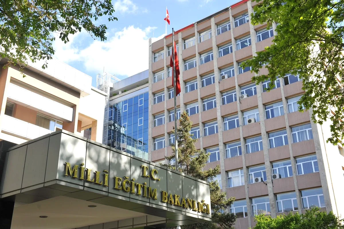 İzinsiz Okullardaki Türk Öğrenciler Tespit Edilecek! İzinsiz Okullardaki Türk Öğrenciler Tespit Edilecek!