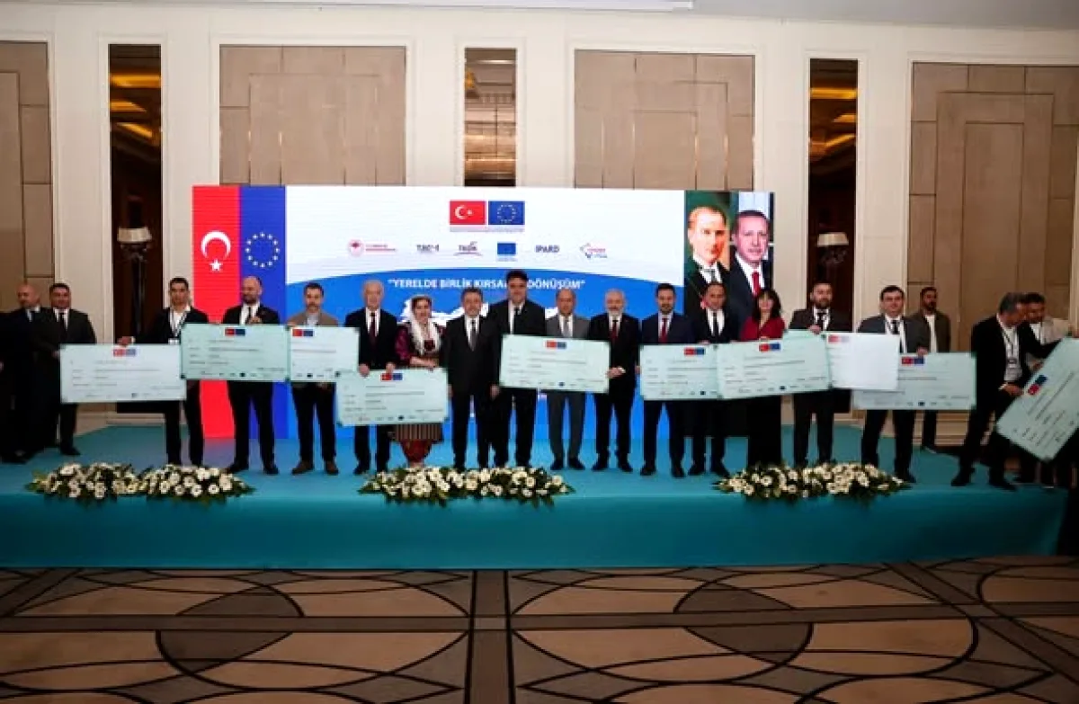 155 Yerel Eylem Grubu'na 35 Milyon Avro! Bakan Yumaklı'dan Ankara'da Temsili Çek 155 Yerel Eylem Grubu'na 35 Milyon Avro! Bakan Yumaklı'dan Ankara'da Temsili Çek