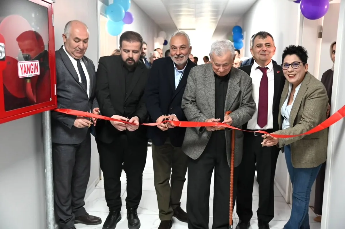 Emirdağ'da Gençler İçin Robotik Kodlama Atölyesi Hizmete Açıldı Emirdağ'da Gençler İçin Robotik Kodlama Atölyesi Hizmete Açıldı