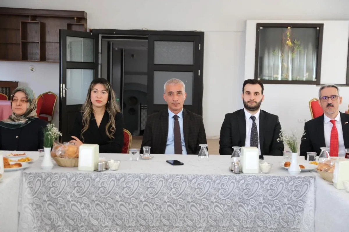 Gölbaşı'nda Kan Banyosu Projesi Kapanışında 988 Ünite Kan Toplandı Gölbaşı'nda Kan Banyosu Projesi Kapanışında 988 Ünite Kan Toplandı
