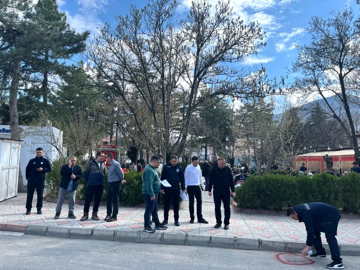Çay'da Ulaşım Devrimi: ÇAYRAY İçin İlk Kazma Yarın Vuruluyor Çay'da Ulaşım Devrimi: ÇAYRAY İçin İlk Kazma Yarın Vuruluyor