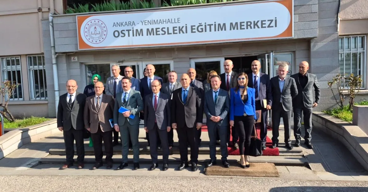 Yenimahalle'de Meslek Liselerinde Devamsızlıkla Mücadele Yol Haritası Belirlendi Yenimahalle'de Meslek Liselerinde Devamsızlıkla Mücadele Yol Haritası Belirlendi