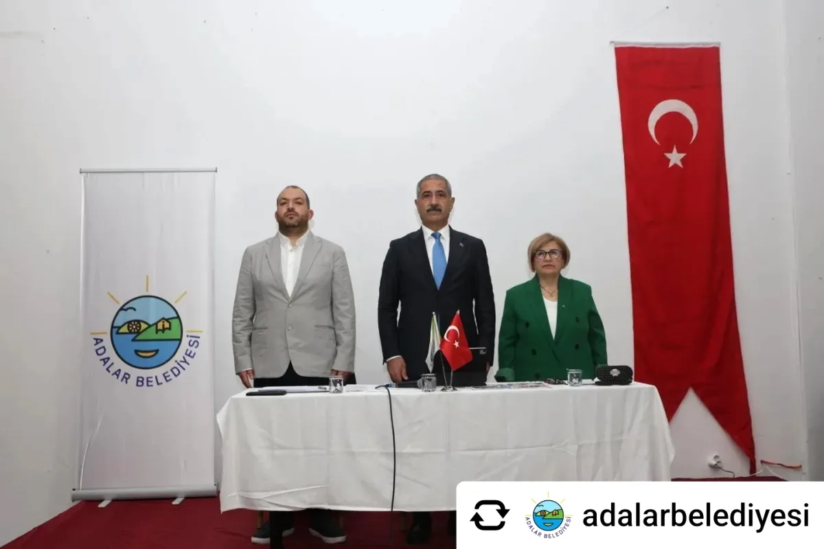 Adalar Belediye Meclisi'nde Akülü Araç ve Sıfır Atık Gündemi Adalar Belediye Meclisi'nde Akülü Araç ve Sıfır Atık Gündemi