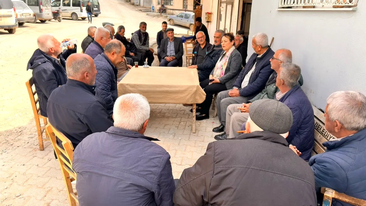 Ceyhan'da CHP'li Şevkin Kıraathanelerde Vatandaşın Nabzını Ölçtü Ceyhan'da CHP'li Şevkin Kıraathanelerde Vatandaşın Nabzını Ölçtü