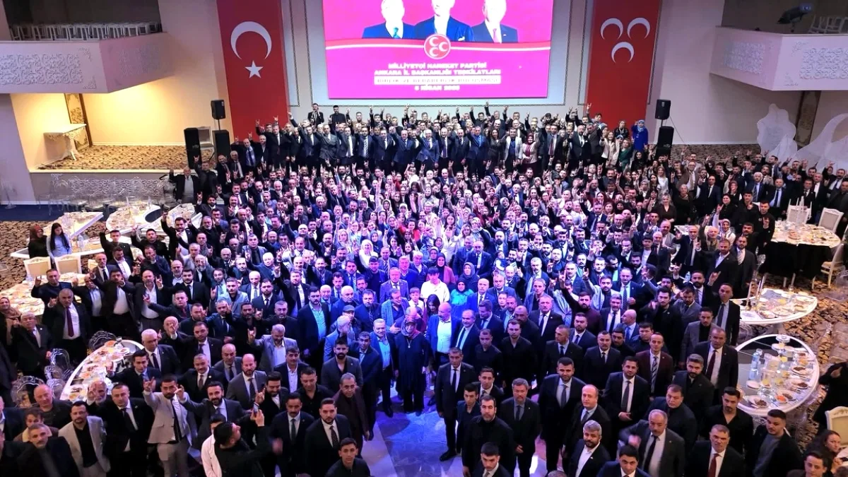 MHP Ankara Teşkilatı Birlik Buluşması'nda Bahçeli'ye Bağlılık Mesajı MHP Ankara Teşkilatı Birlik Buluşması'nda Bahçeli'ye Bağlılık Mesajı