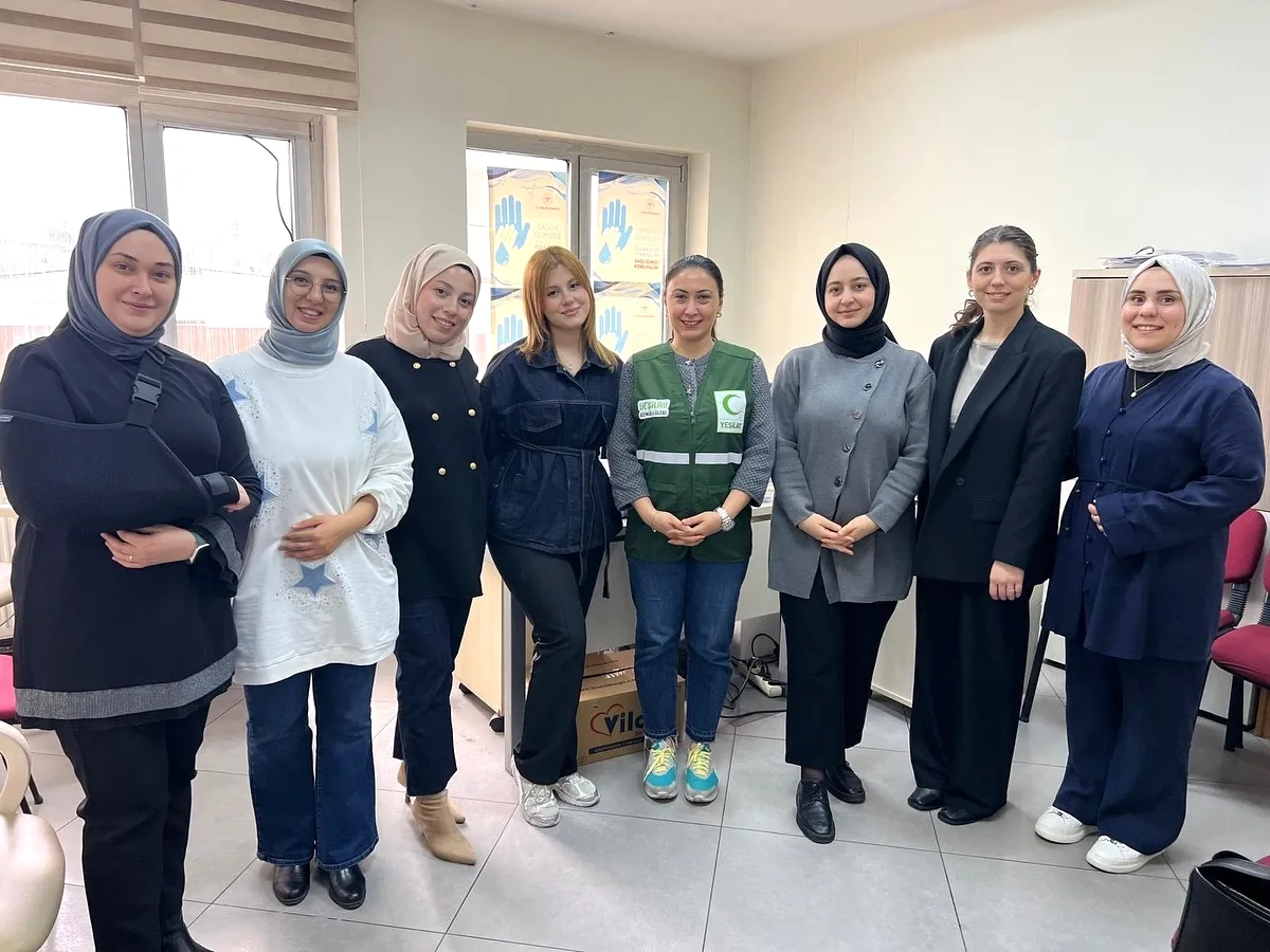 Yeşilay Esenler Kadın Komisyonu İlk Toplantısını Gerçekleştirdi Yeşilay Esenler Kadın Komisyonu İlk Toplantısını Gerçekleştirdi