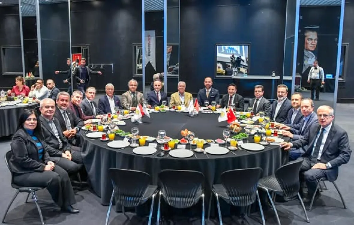 Antalya'da Yörük Kültürü ve İş Dünyası Buluşması Antalya'da Yörük Kültürü ve İş Dünyası Buluşması