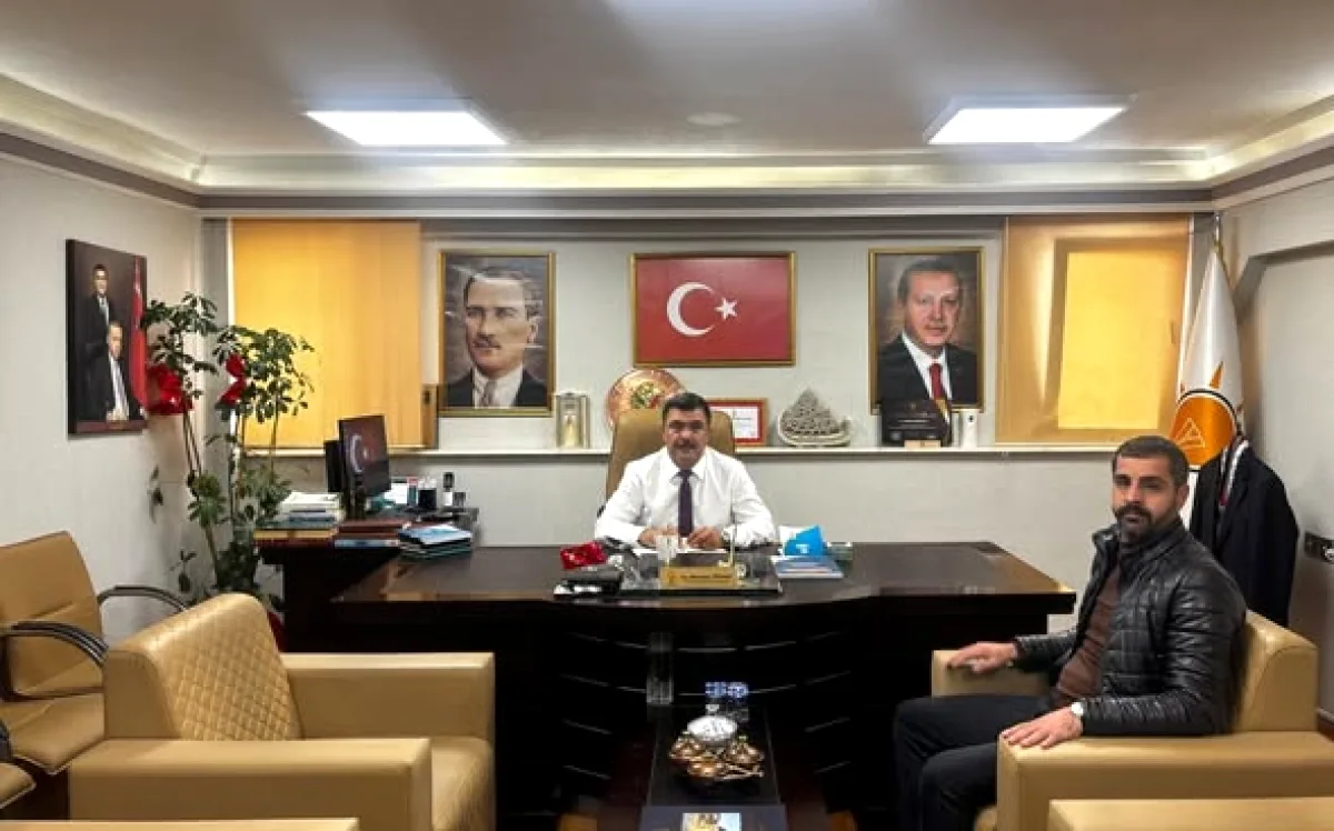 AK Parti Şahinbey'de Halk Günü: Vatandaş Talepleri Dinleniyor AK Parti Şahinbey'de Halk Günü: Vatandaş Talepleri Dinleniyor