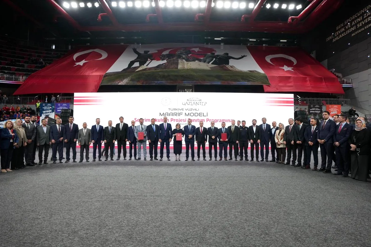 Gaziantep'te Maarif Orkestrası ve Halk Dansları Topluluğu Kuruldu Gaziantep'te Maarif Orkestrası ve Halk Dansları Topluluğu Kuruldu