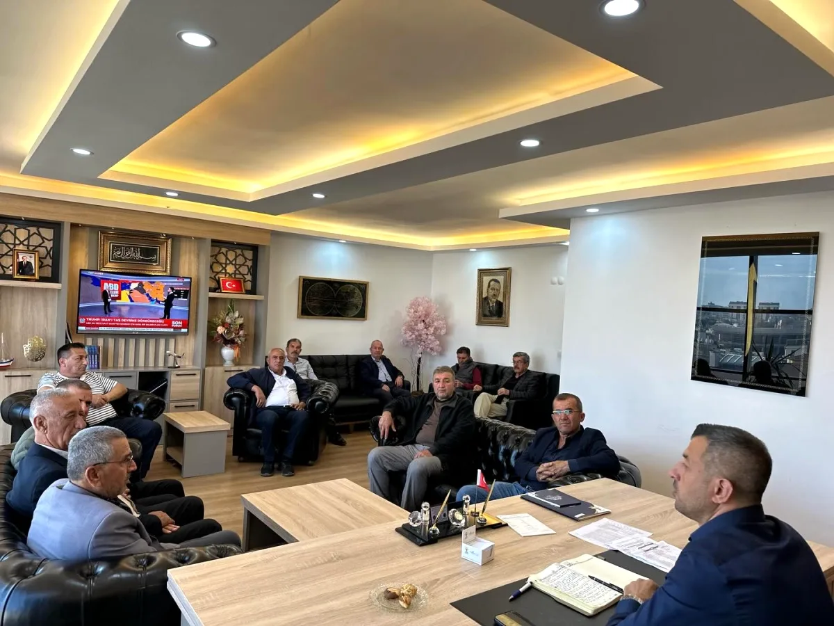 Serik'te Ak Parti Mahalle Başkanları Toplantısı: Gelecek Planları Ele Alındı Serik'te Ak Parti Mahalle Başkanları Toplantısı: Gelecek Planları Ele Alındı