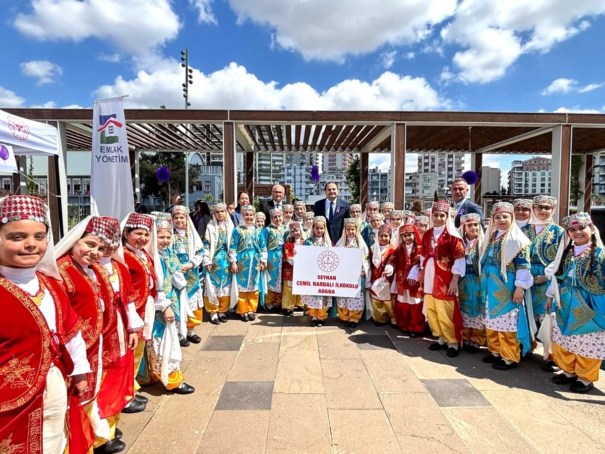 Adana'da Kanser Haftası Farkındalık Programına Eğitimcilerden Destek Adana'da Kanser Haftası Farkındalık Programına Eğitimcilerden Destek