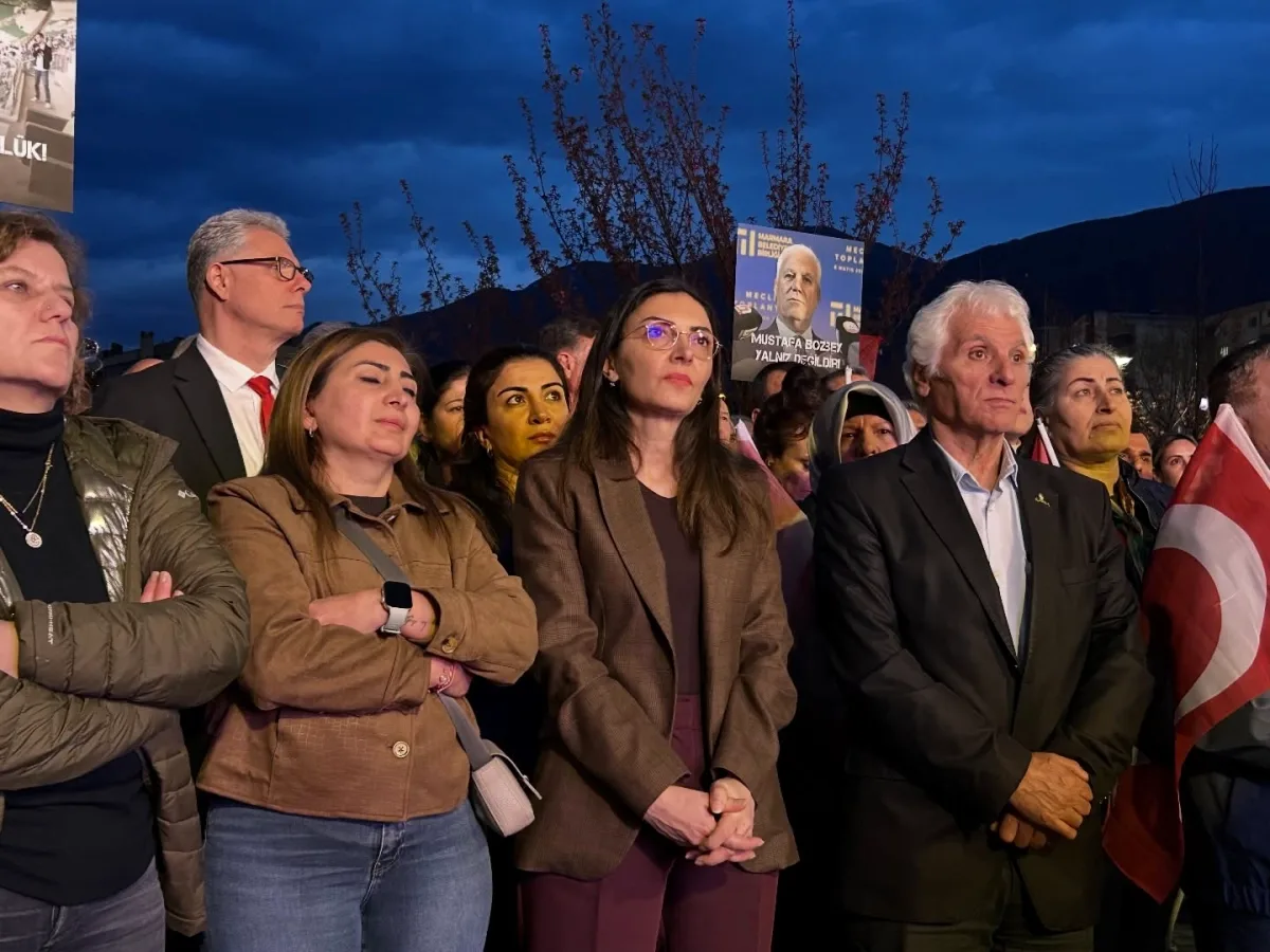 Kayışoğlu'ndan Bozbey Protestosu: "Dayanışmayı Büyüttük" Kayışoğlu'ndan Bozbey Protestosu: "Dayanışmayı Büyüttük"