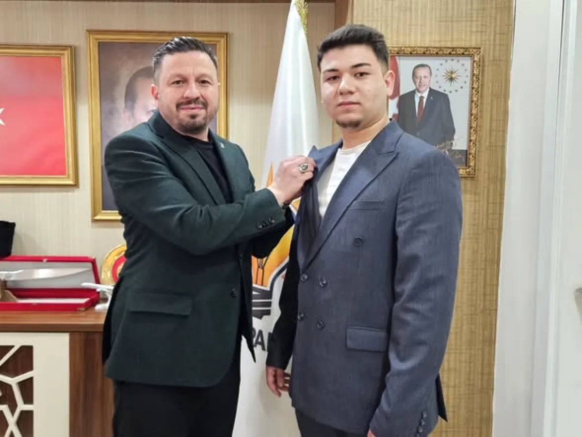 Sabiha Gören AK Parti Balıkesir'e Katıldı Sabiha Gören AK Parti Balıkesir'e Katıldı