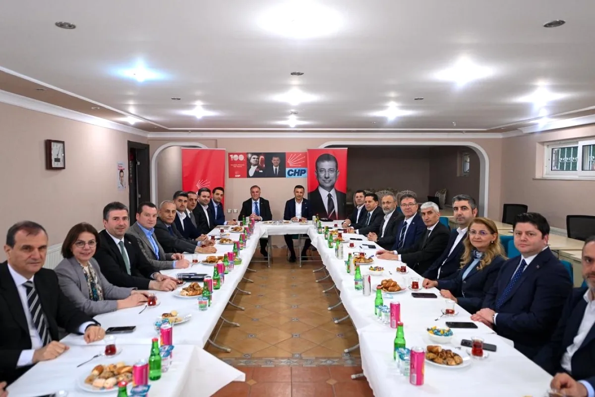Silivri'de Belediye Başkanları Dayanışma Toplantısı Silivri'de Belediye Başkanları Dayanışma Toplantısı