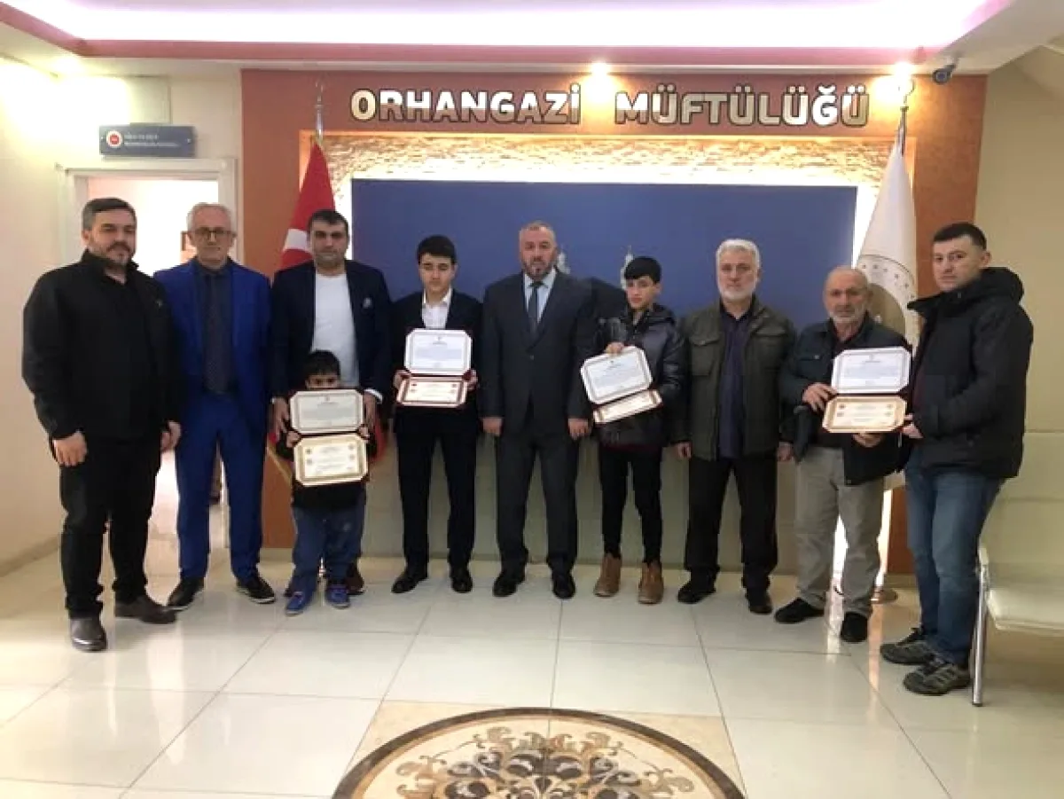 Bursa Orhangazi'de Gençlere Aile ve Dil Ahlakı Semineri Bursa Orhangazi'de Gençlere Aile ve Dil Ahlakı Semineri
