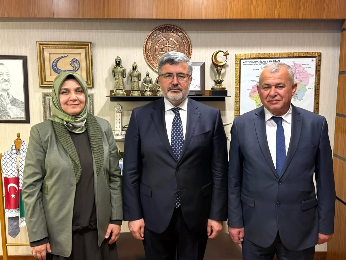 İhsaniye Belediyesi TBMM'de Milletvekilleriyle Görüştü İhsaniye Belediyesi TBMM'de Milletvekilleriyle Görüştü