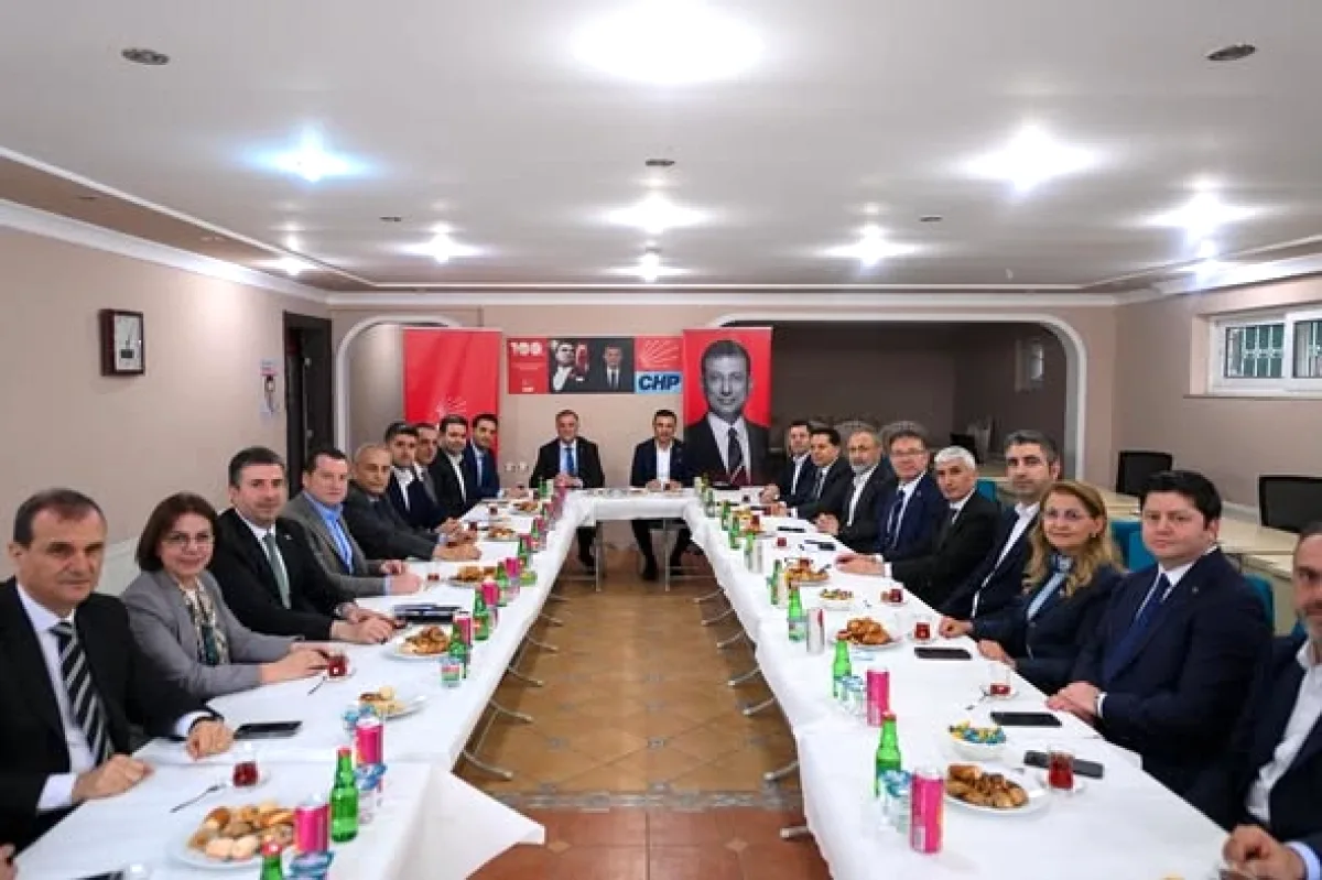 CHP'li Belediye Başkanları Silivri'de Dayanışma Buluşması Gerçekleştirdi CHP'li Belediye Başkanları Silivri'de Dayanışma Buluşması Gerçekleştirdi