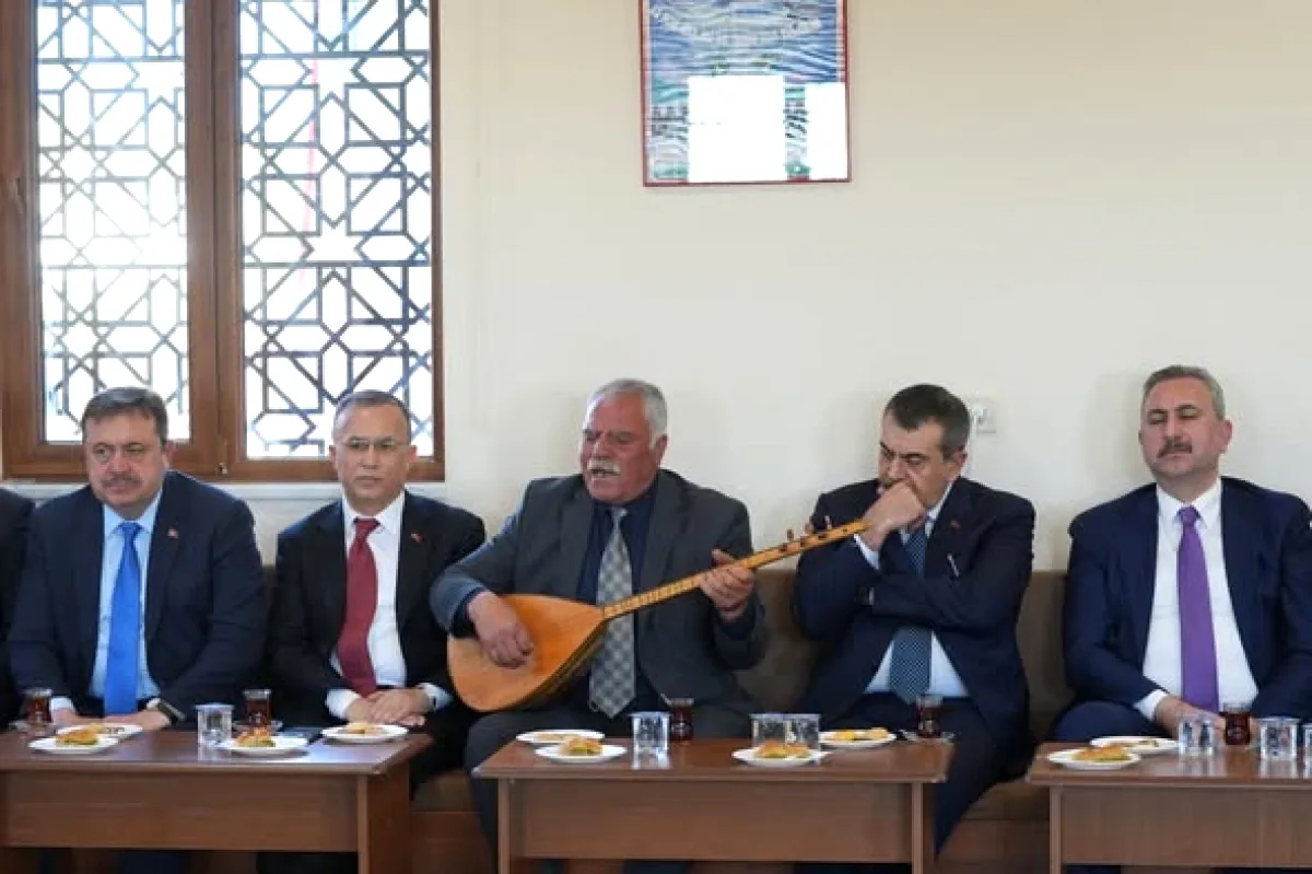 Gaziantep'te eğitimde yeni dönem: Bakan Tekin'in kritik toplantısı Gaziantep'te eğitimde yeni dönem: Bakan Tekin'in kritik toplantısı