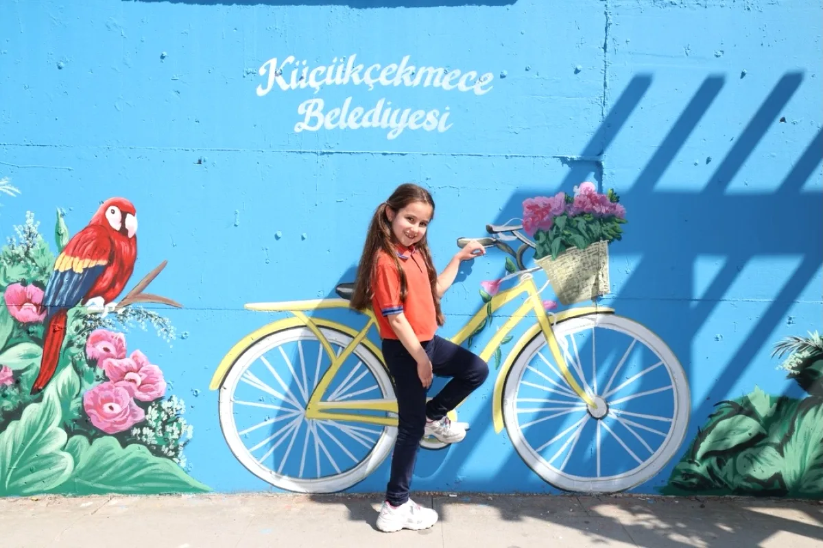 Küçükçekmece'de Sokaklar Çocukların Neşesiyle Renkleniyor Küçükçekmece'de Sokaklar Çocukların Neşesiyle Renkleniyor
