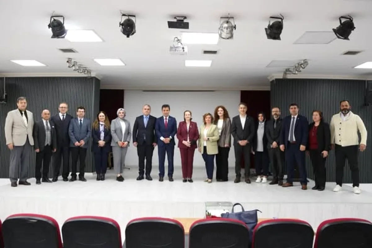 Etimesgut'ta Geri Dönüşüm ve Sıfır Atık Sergisi Ziyareti Etimesgut'ta Geri Dönüşüm ve Sıfır Atık Sergisi Ziyareti