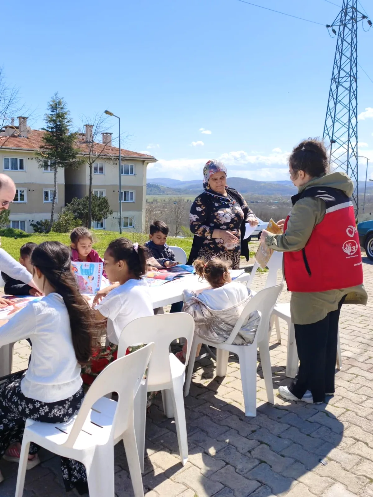 Şile'de Roman Çocuklar Renklerle Buluştu Şile'de Roman Çocuklar Renklerle Buluştu