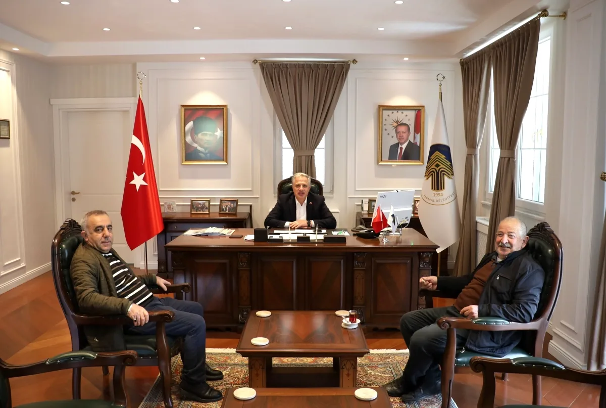 Yalova Termal Belediye Başkanı'na Mahalle Sakinlerinden Ziyaret Yalova Termal Belediye Başkanı'na Mahalle Sakinlerinden Ziyaret