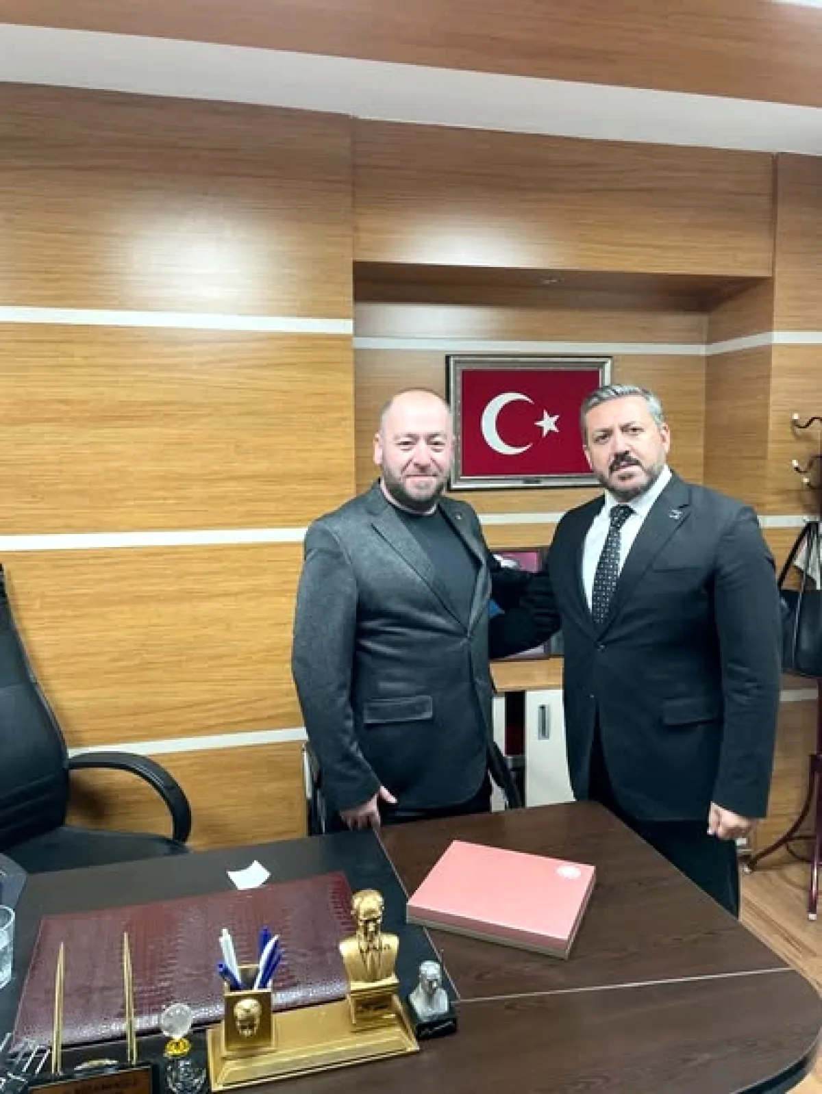 Anahtar Parti'den Afyonkarahisar'da Esnaf Odası Ziyareti Anahtar Parti'den Afyonkarahisar'da Esnaf Odası Ziyareti