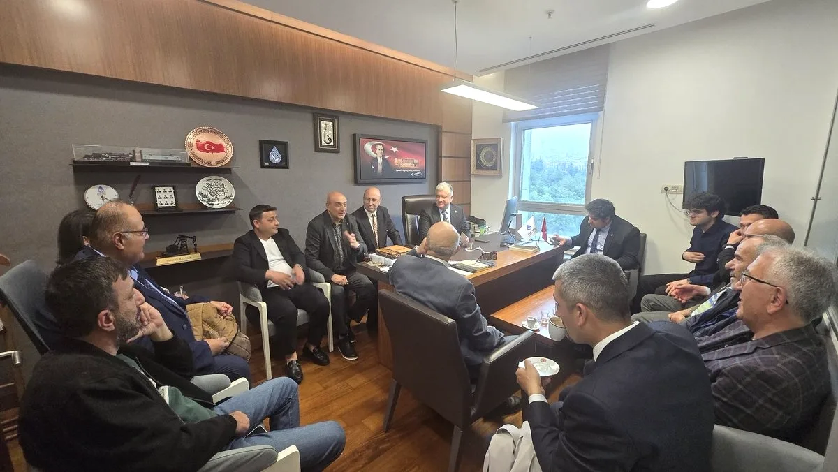 DEVA Partili Kısacık, Teşkilat Üyelerini TBMM'de Ağırladı DEVA Partili Kısacık, Teşkilat Üyelerini TBMM'de Ağırladı