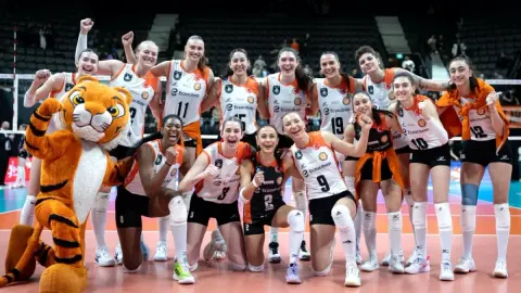 Eczacıbaşı Dynavit, play-off serisinde Zeren Spor'u 3-1 yendi