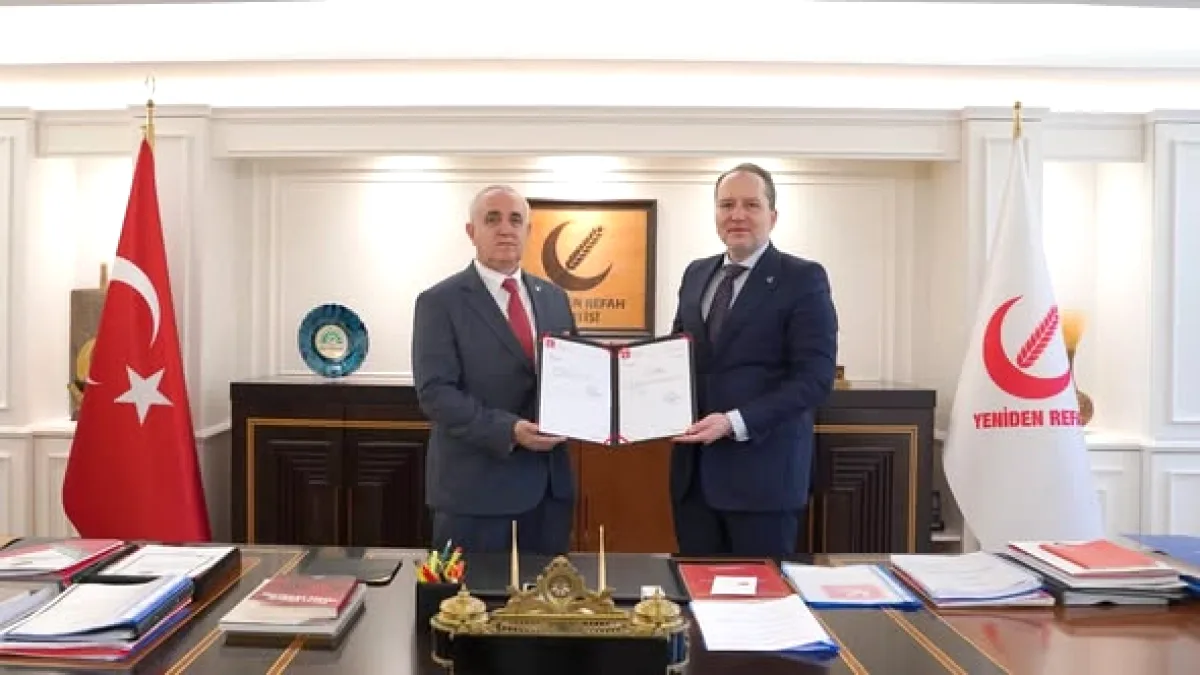 Yeniden Refah Partisi Bursa'da Bayrak Değişimi Gerçekleştirdi Yeniden Refah Partisi Bursa'da Bayrak Değişimi Gerçekleştirdi