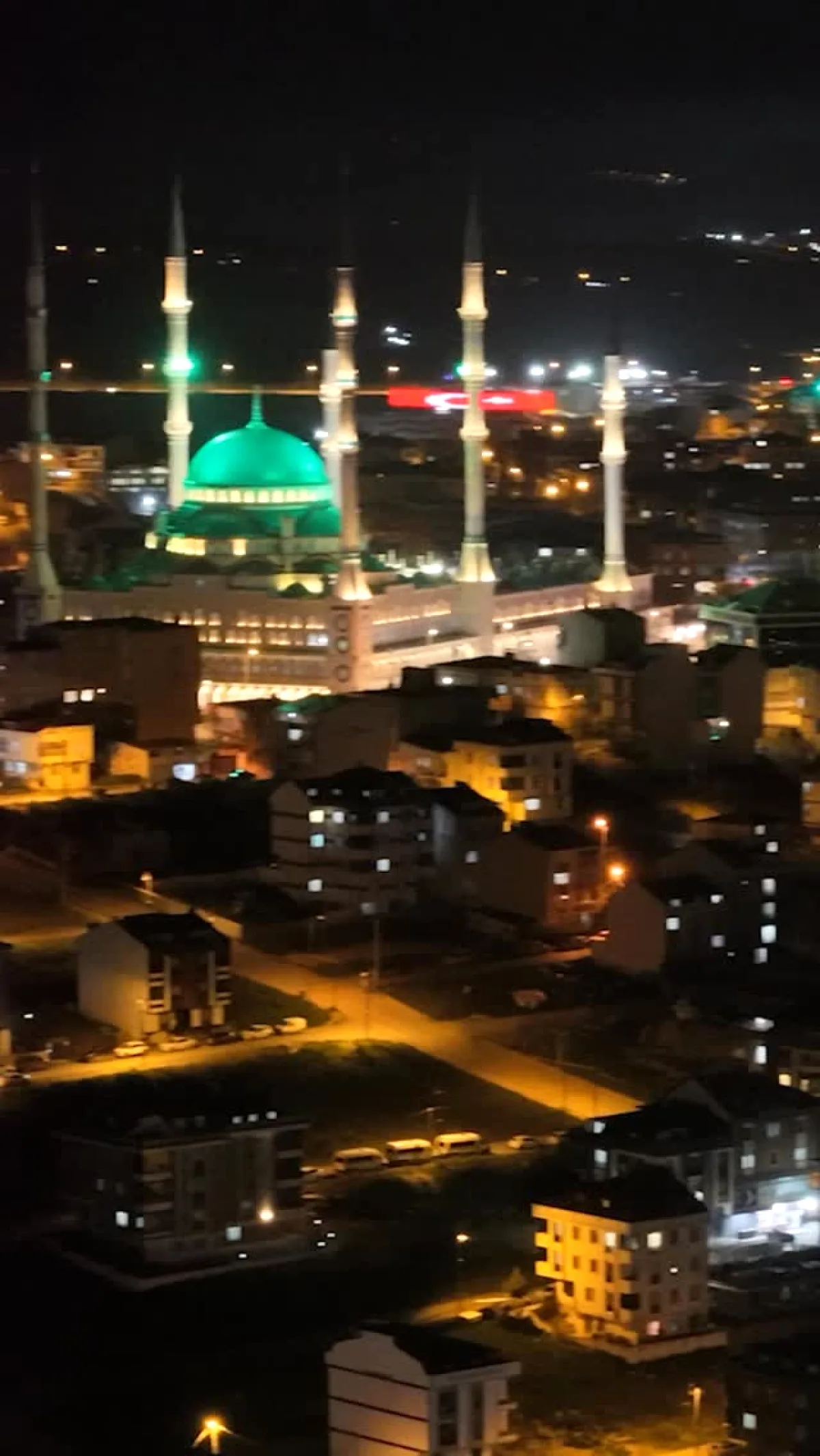 Arnavutköy'de Prestij Cadde Çalışmaları İlçenin Çehresini Değiştiriyor Arnavutköy'de Prestij Cadde Çalışmaları İlçenin Çehresini Değiştiriyor
