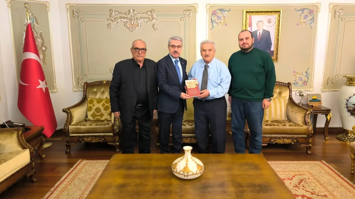Üsküdar Kaymakamı Yazıcı'ya Kültür Sanat Ödül Sahibi Prof. Dr. İpşirli'den Ziyaret Üsküdar Kaymakamı Yazıcı'ya Kültür Sanat Ödül Sahibi Prof. Dr. İpşirli'den Ziyaret