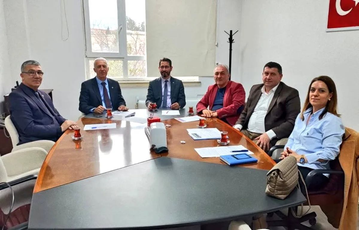 Gaziantep Üniversitesi'nde Sendika Talepleri Gündemde: 17 Madde Masada Gaziantep Üniversitesi'nde Sendika Talepleri Gündemde: 17 Madde Masada