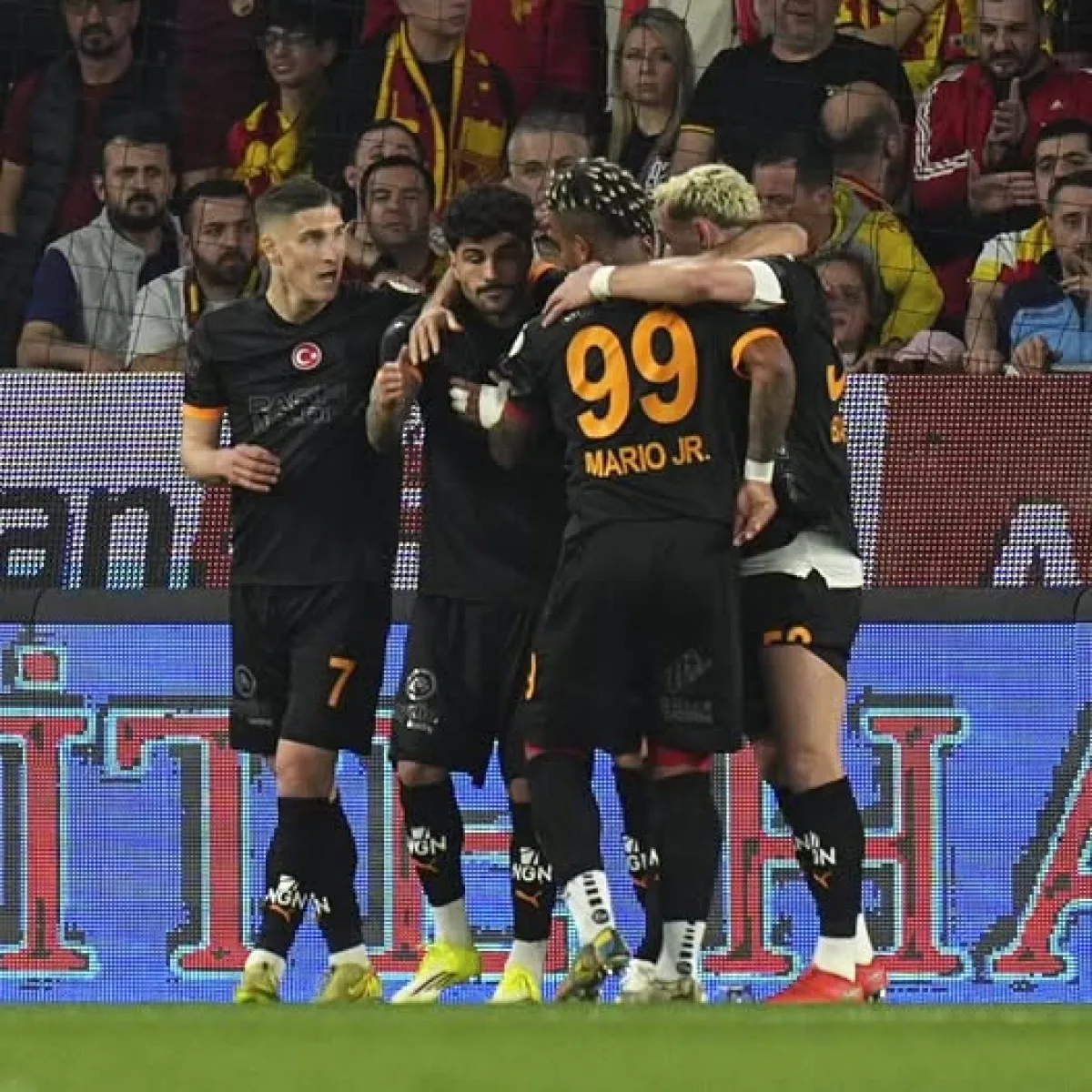 Galatasaray, 1999'dan Beri Görülmemiş Bir Gol Farkına İmza Atıyor Galatasaray, 1999'dan Beri Görülmemiş Bir Gol Farkına İmza Atıyor
