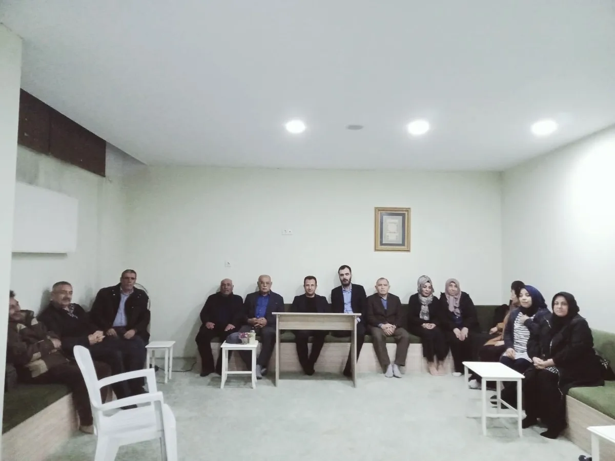 Yenimahalle'de Mahalle Komisyon Toplantıları İlçe Yöneticileriyle Yapıldı Yenimahalle'de Mahalle Komisyon Toplantıları İlçe Yöneticileriyle Yapıldı
