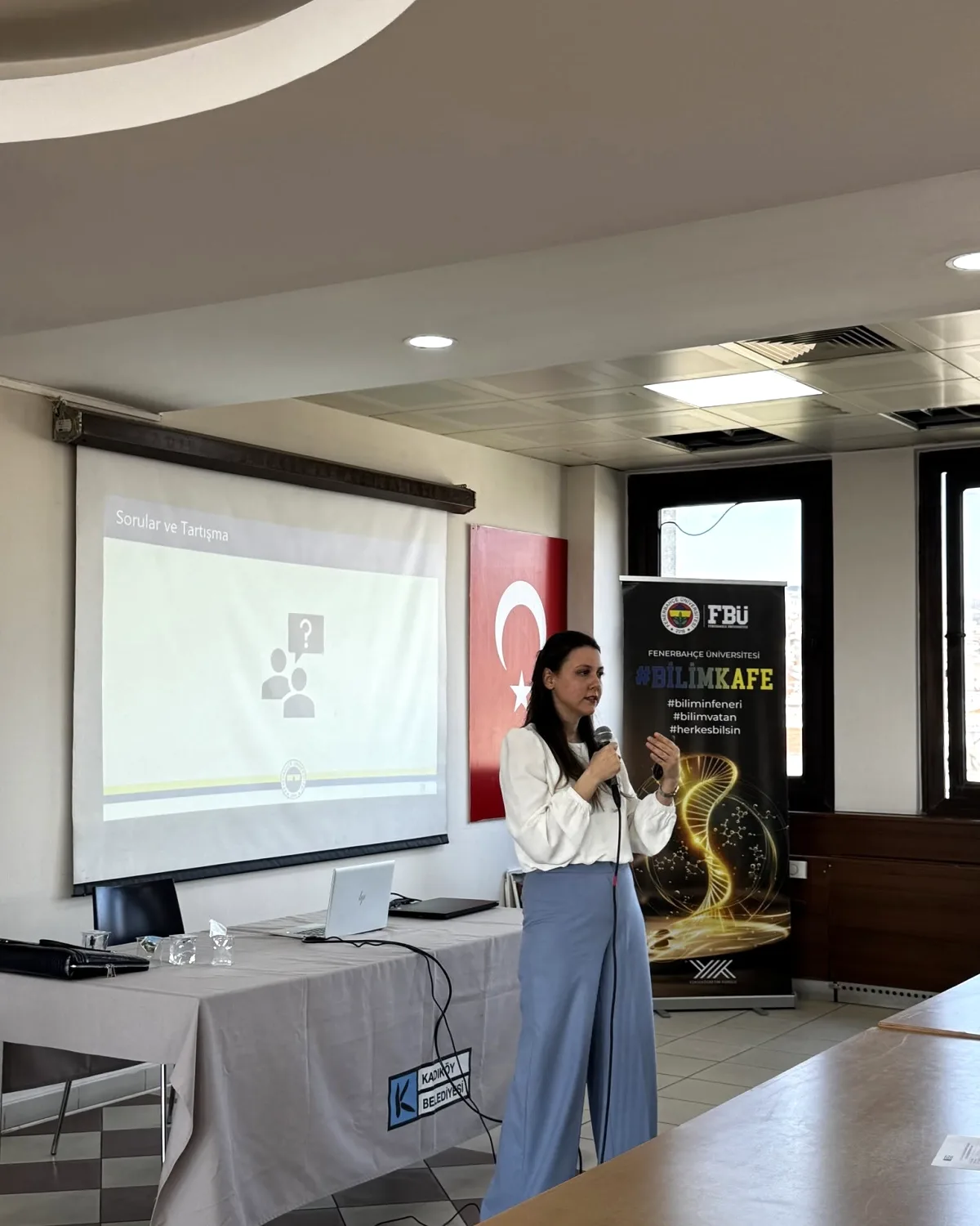 Fenerbahçe Üniversitesi'nden Bilinçli Kozmetik Kullanımı Semineri Fenerbahçe Üniversitesi'nden Bilinçli Kozmetik Kullanımı Semineri