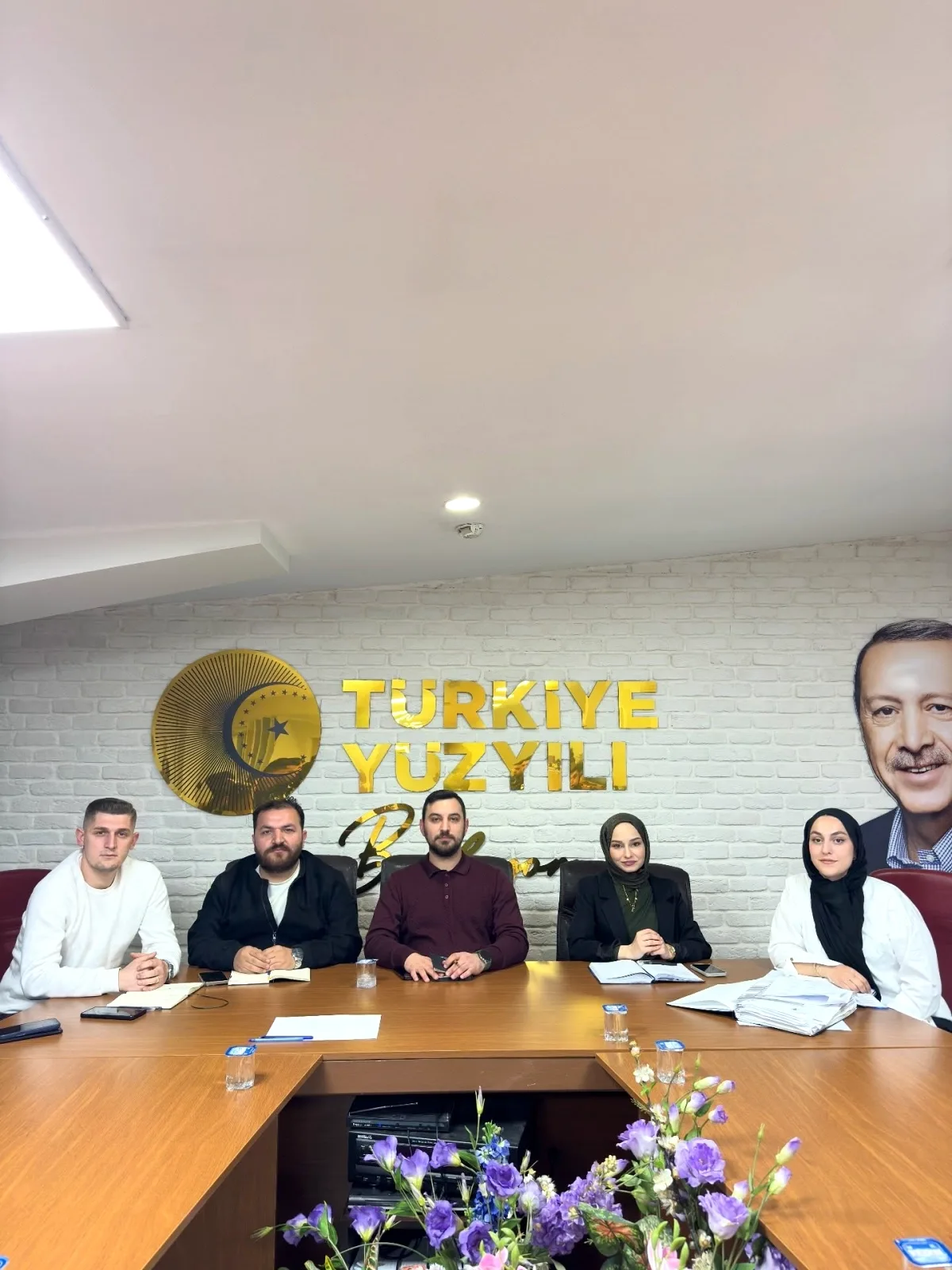 Kartepe'de Gençlik Kolları Toplantısı: Festival Hazırlıkları Masaya Yatırıldı Kartepe'de Gençlik Kolları Toplantısı: Festival Hazırlıkları Masaya Yatırıldı