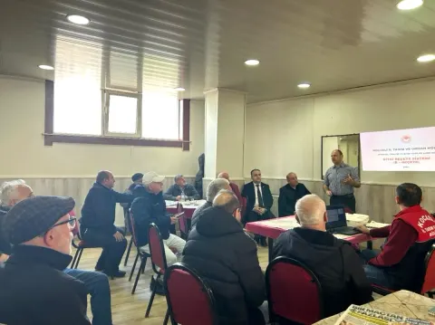 Gölcük'te Üreticilere Tarım Eğitimi: Kokarca ve Donla Mücadele