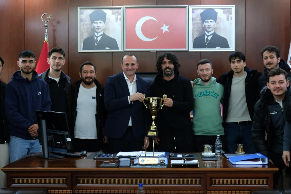 Yalova Çiftlikköy Belediyespor 15 Yıl Sonra BAL'a Yükseldi! Yalova Çiftlikköy Belediyespor 15 Yıl Sonra BAL'a Yükseldi!