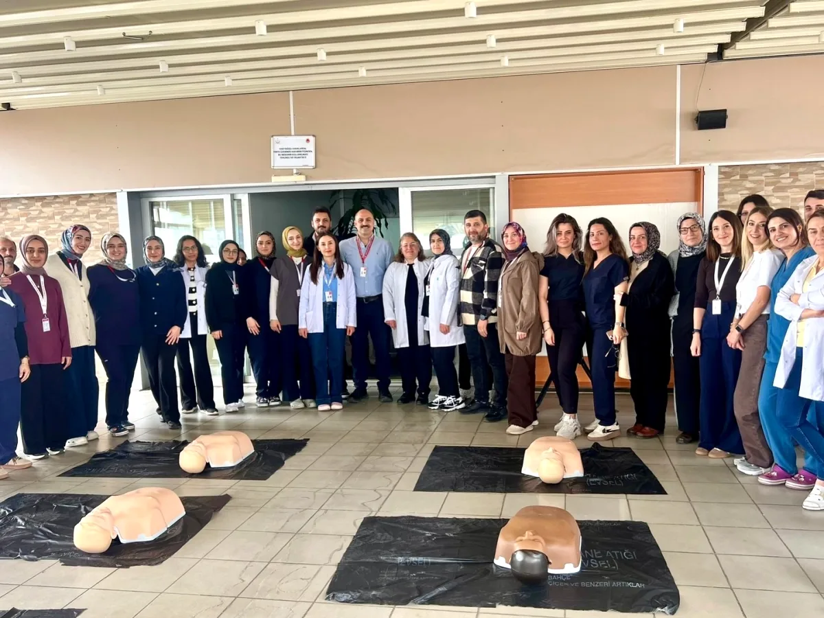 Kartal Şehir Hastanesi'nde Hayat Kurtaran Eğitim Kartal Şehir Hastanesi'nde Hayat Kurtaran Eğitim