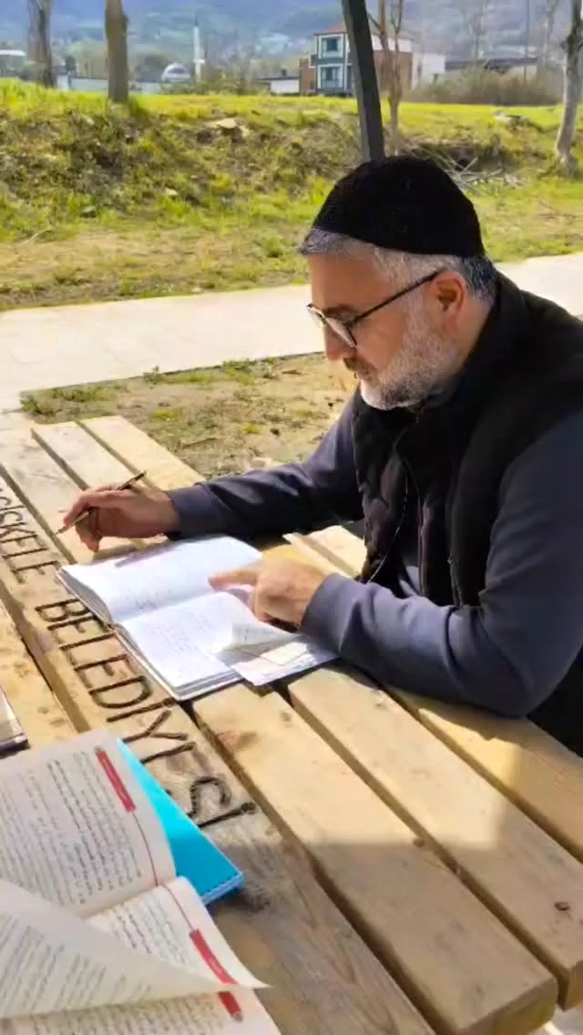 Başiskele'de Cami Dersleri: Dert Biter, Ders Bitmez! Başiskele'de Cami Dersleri: Dert Biter, Ders Bitmez!