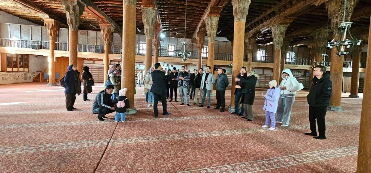 Afyonkarahisar'da Öğretmenler Şehri Keşfediyor: Şehir ve Kültür Akademisi Etkinlikleri Sürüyor Afyonkarahisar'da Öğretmenler Şehri Keşfediyor: Şehir ve Kültür Akademisi Etkinlikleri Sürüyor