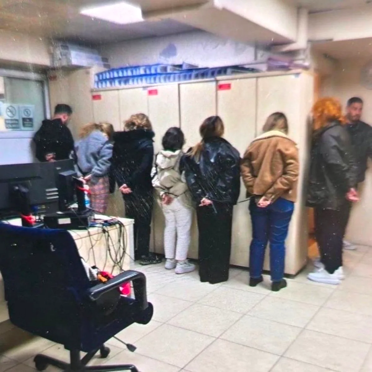 Polisler Hakkında 'Sağ Bek-Sol Bek' Diyen Şahıs Tutuklandı Polisler Hakkında 'Sağ Bek-Sol Bek' Diyen Şahıs Tutuklandı