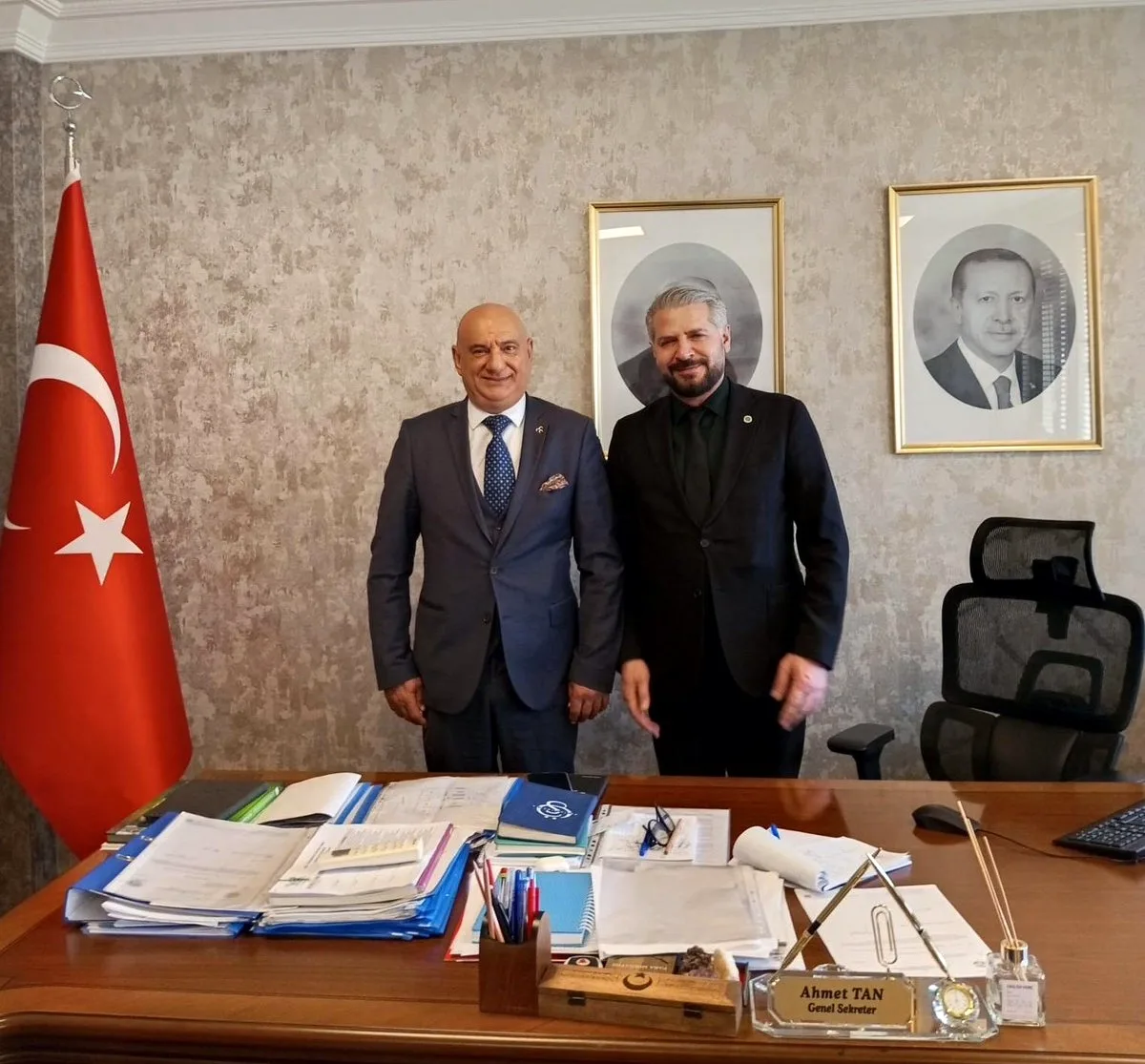 MHP Çukurova İlçe Başkanlığı, Ahmet TAN'ı Ziyaret Etti MHP Çukurova İlçe Başkanlığı, Ahmet TAN'ı Ziyaret Etti