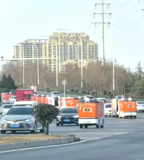 Çin'de 10 Bin Sürücüsüz Teslimat Aracı Yola Çıktı: Lojistikte Yeni Dönem
